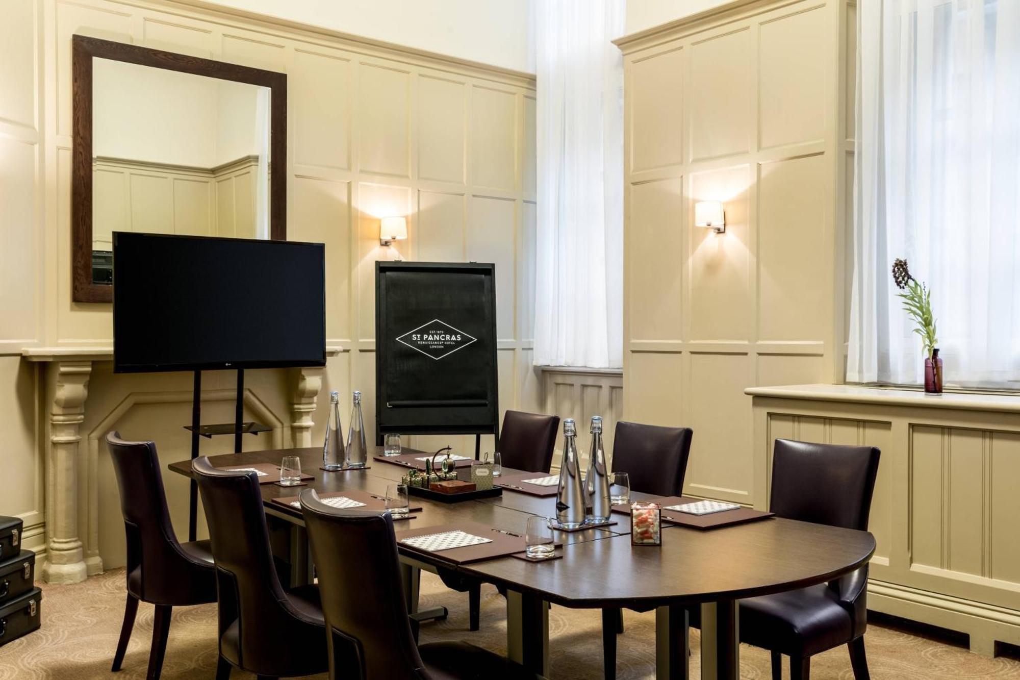 St. Pancras Renaissance Hotel Λονδίνο Εξωτερικό φωτογραφία The boardroom at the hotel